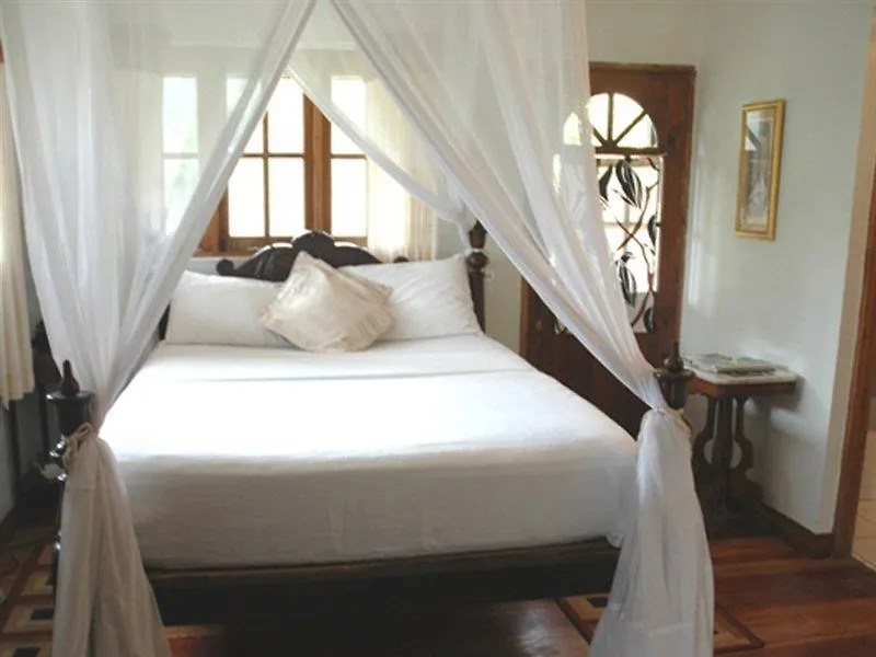 ***  Forres Park Hotel Kingston Giamaica